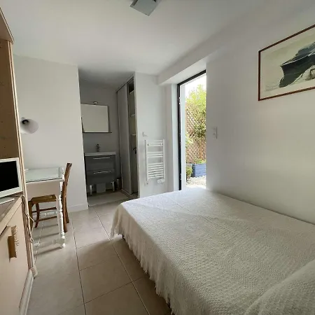 Au Coeur De La Rochelle, Proche Vieux Port, Jardin, Wifi, 2 Pers, Menage Inclus - Fr-1-246-662